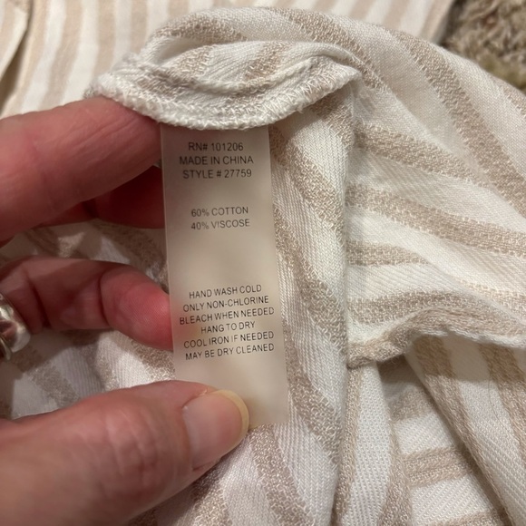 Soft Surroundings Large Standout Striped Asymmetrical Button Down Shirt Tunic - Picture 10 of 12